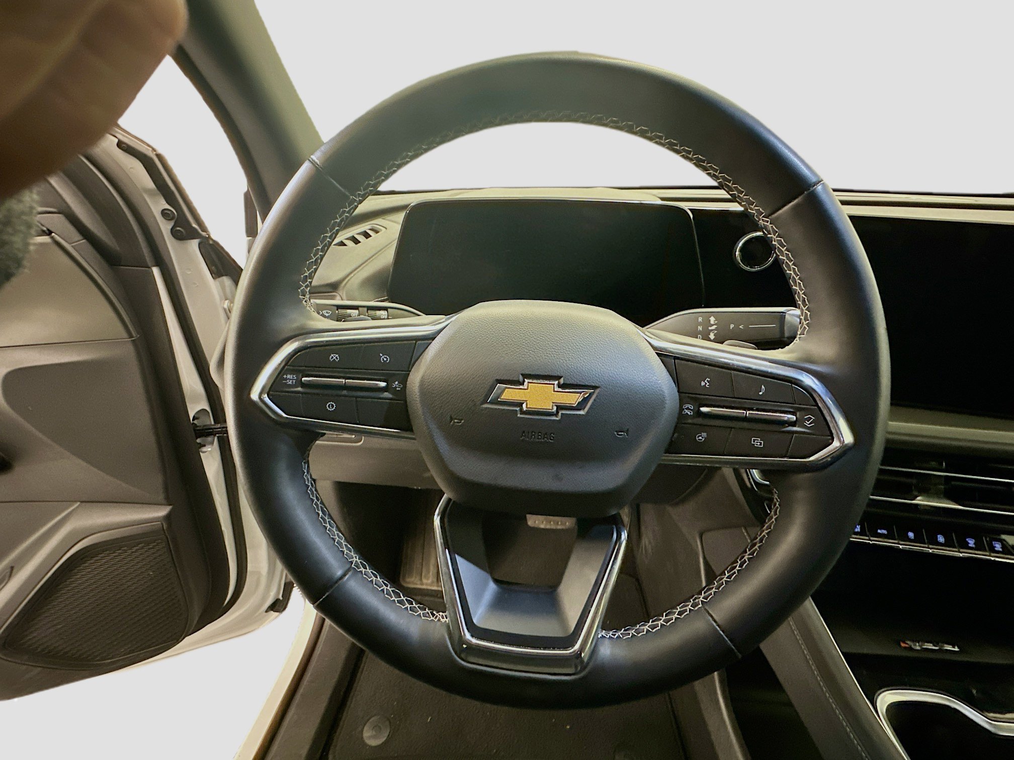 Used 2025 Chevrolet Traverse LT image 18