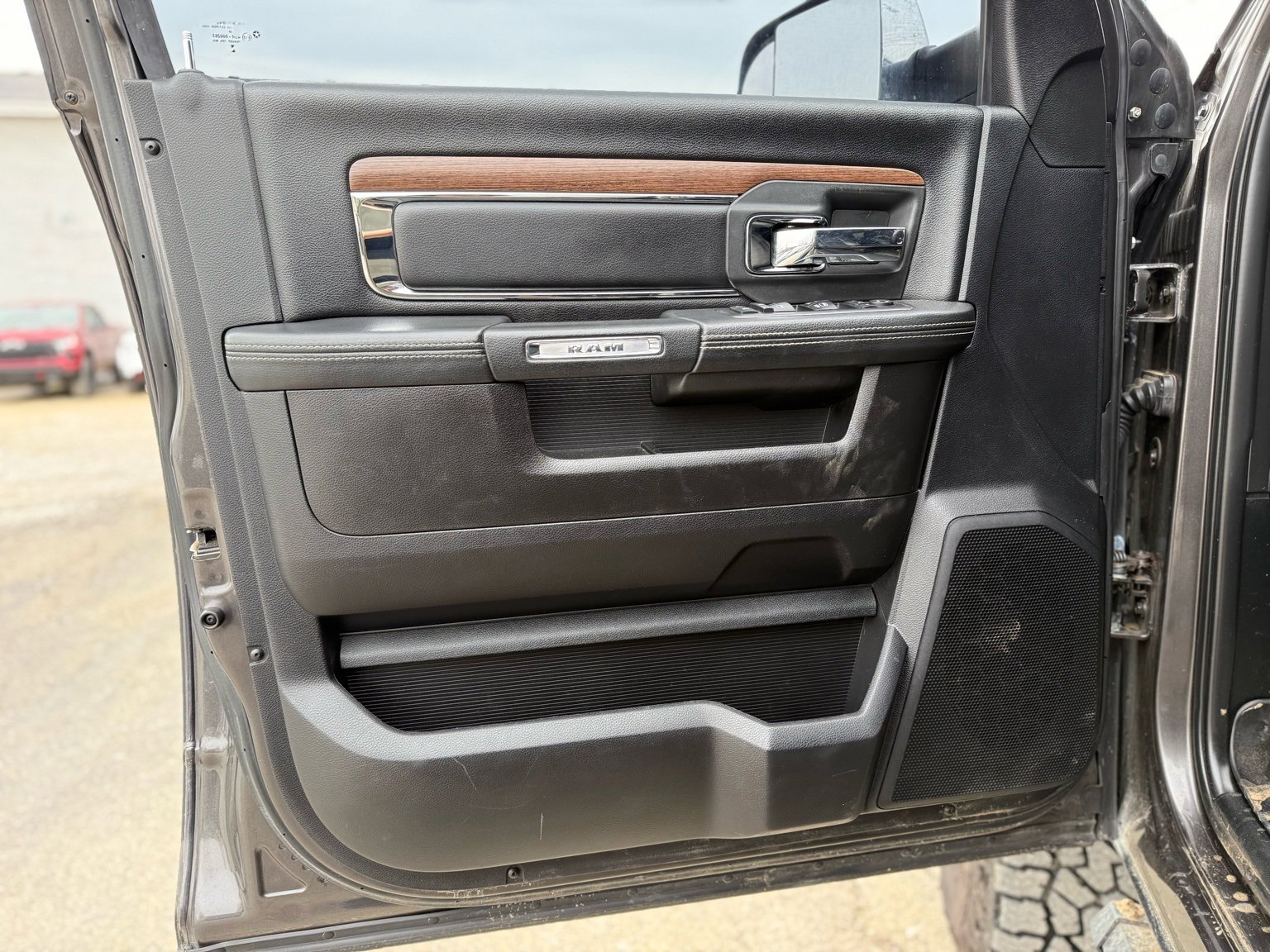 Used 2018 RAM 2500 Laramie w/ Cold Weather Group image 14
