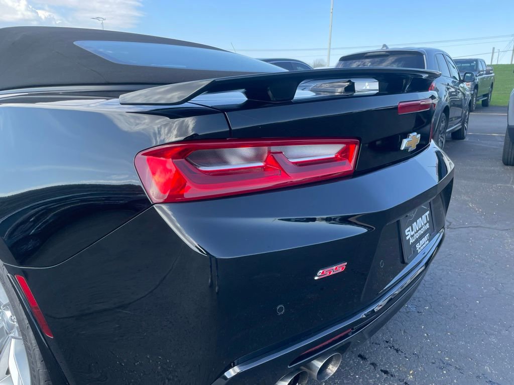 Used 2017 Chevrolet Camaro SS RWD image 34