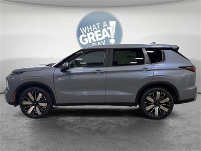 New 2026 Mitsubishi Outlander SE image 7