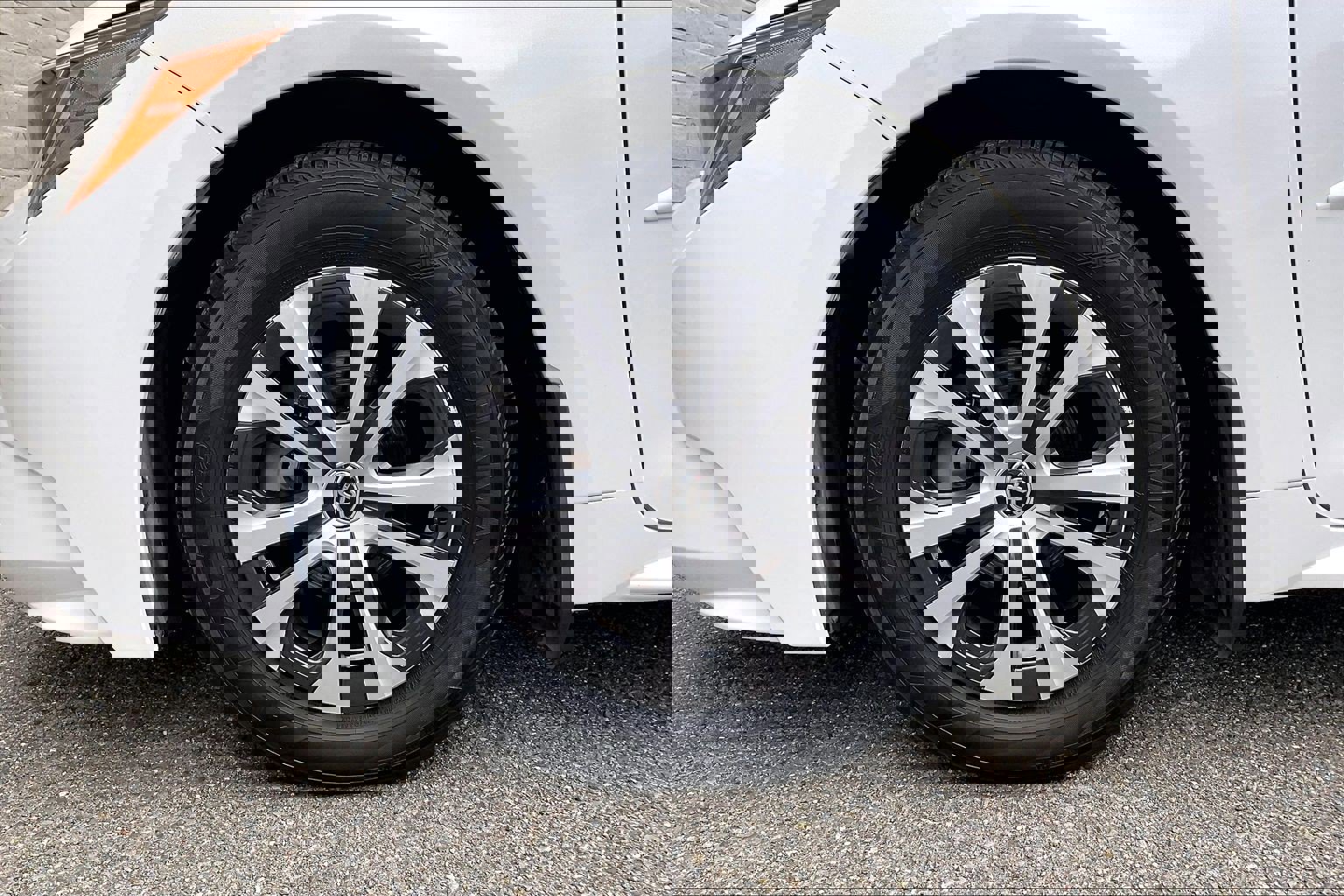 Used 2022 Toyota Corolla LE image 8