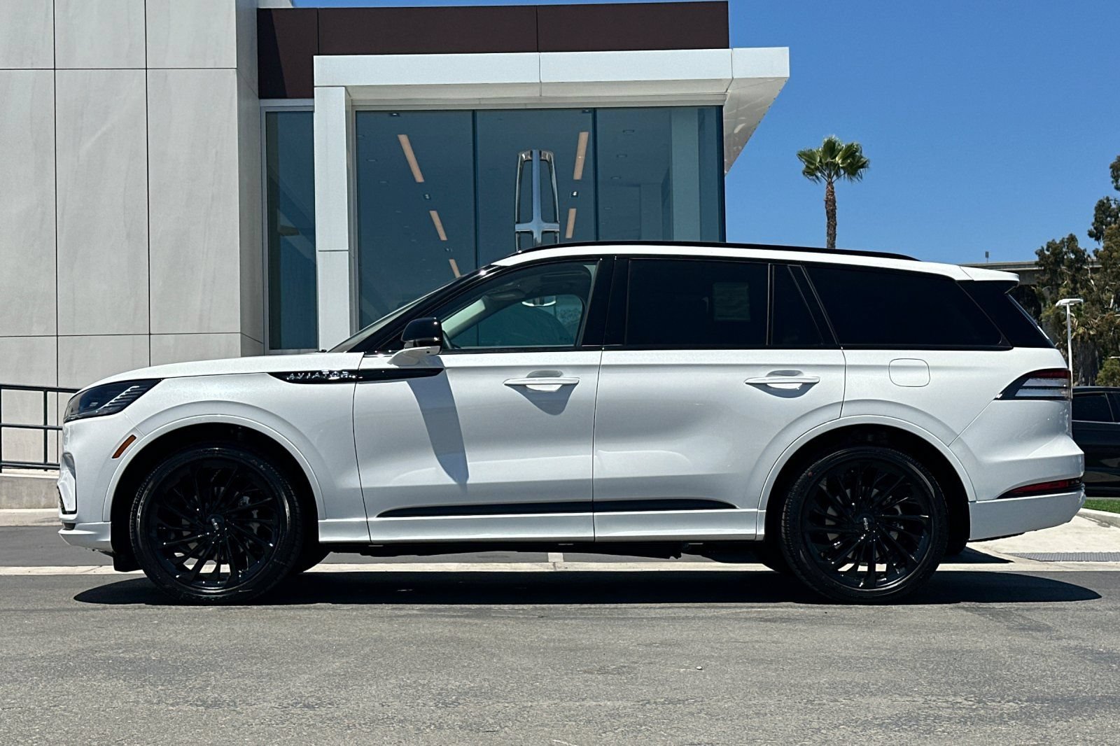 New 2026 Lincoln Aviator Reserve AWD/4WD image 6
