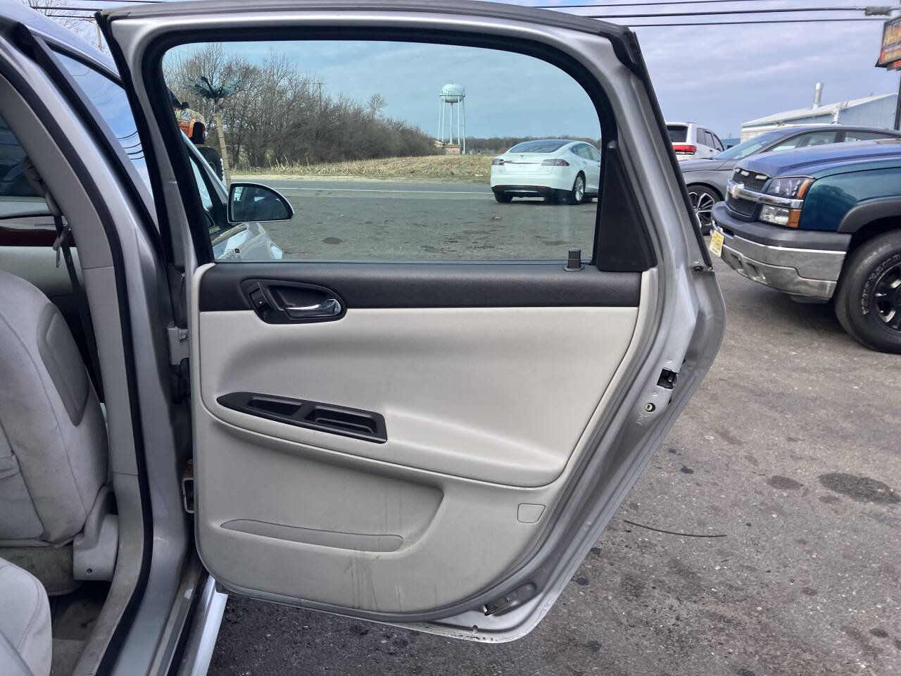 Used 2010 Chevrolet Impala LS image 21