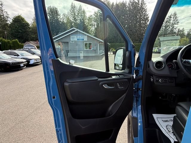 Used 2025 Mercedes-Benz Sprinter 2500 image 12