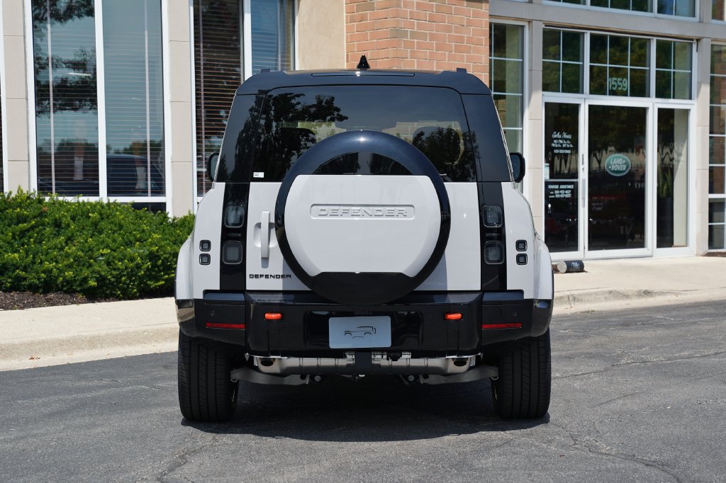 New 2026 Land Rover Defender 110 X AWD/4WD image 5