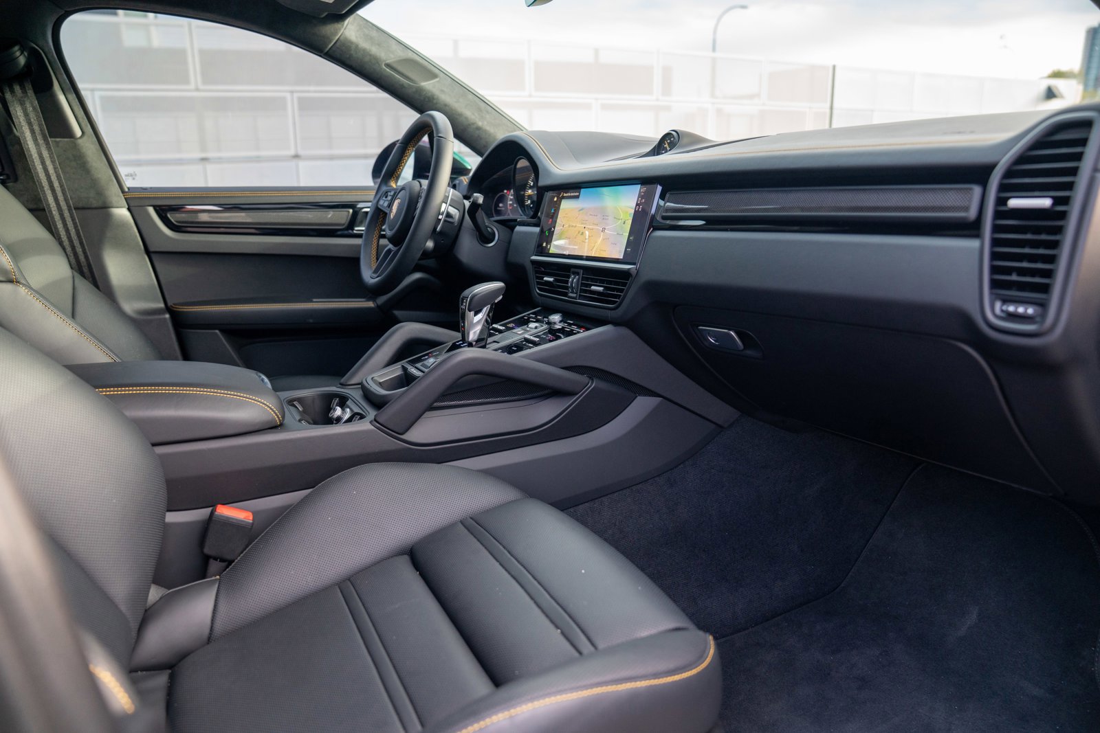 Certified 2022 Porsche Cayenne Turbo GT image 25