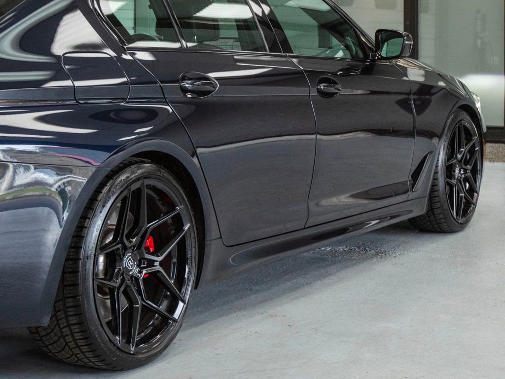 Used 2022 BMW M550i xDrive w/ Dynamic Handling Package image 43