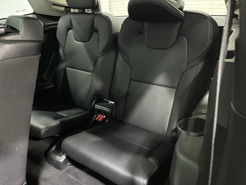 Used 2018 Volvo XC90 T8 Momentum w/ Convenience Package image 32
