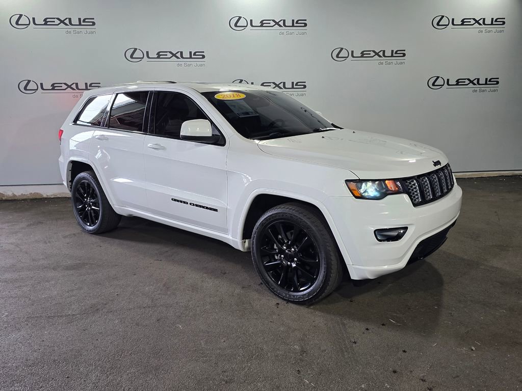 Used 2018 Jeep Grand Cherokee Altitude AWD/4WD image 3