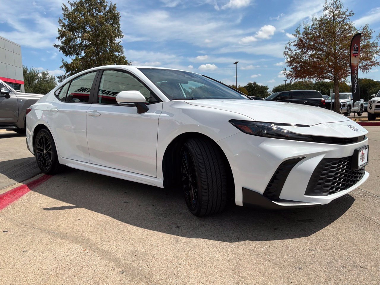 Used 2026 Toyota Camry SE FWD image 4