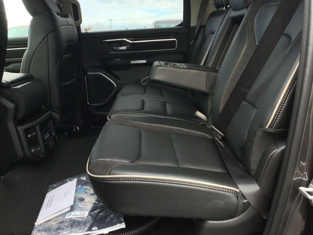 Used 2022 RAM 1500 Laramie AWD/4WD image 17