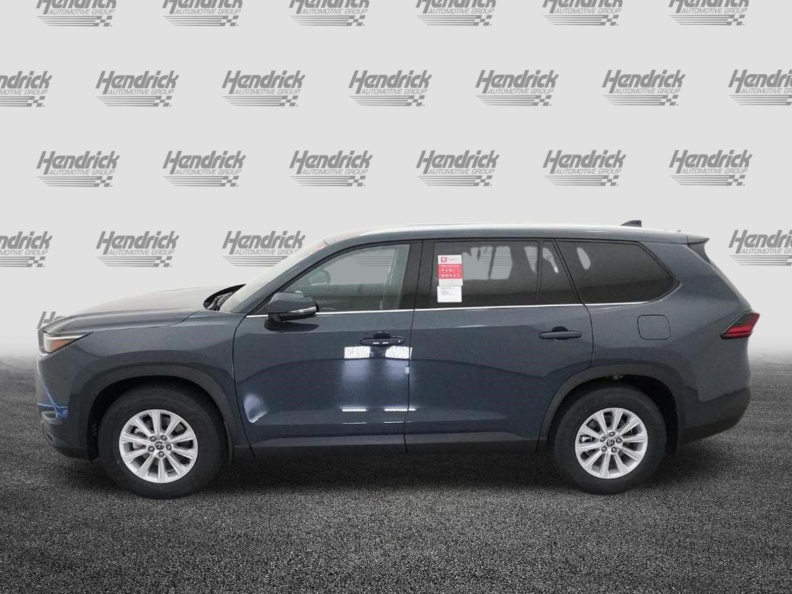 Used 2026 Toyota Grand Highlander XLE FWD image 3