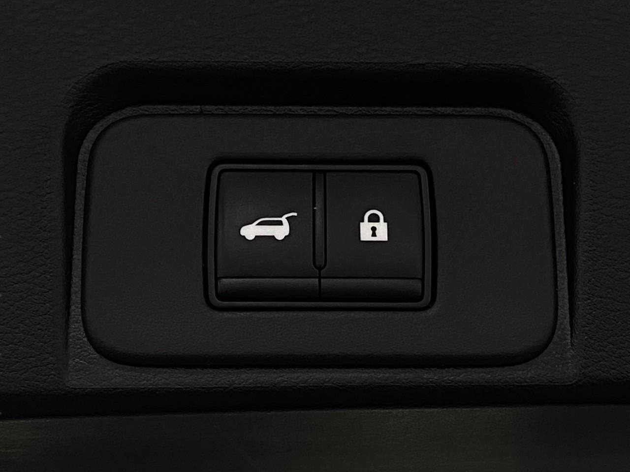 Used 2025 Nissan Rogue SV image 6