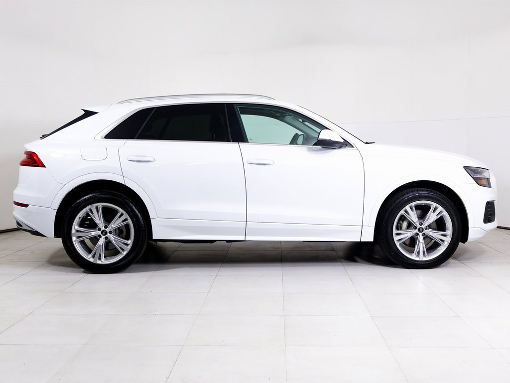 Used 2023 Audi Q8 Premium image 27