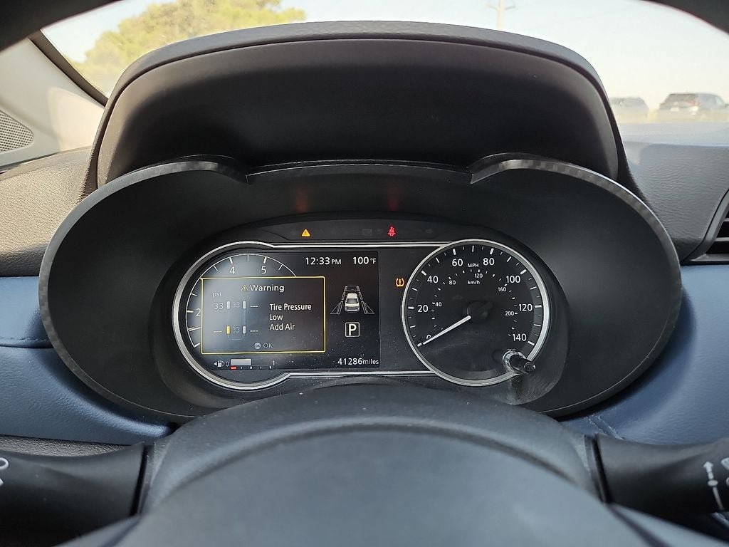 Used 2025 Nissan Versa SV FWD image 28