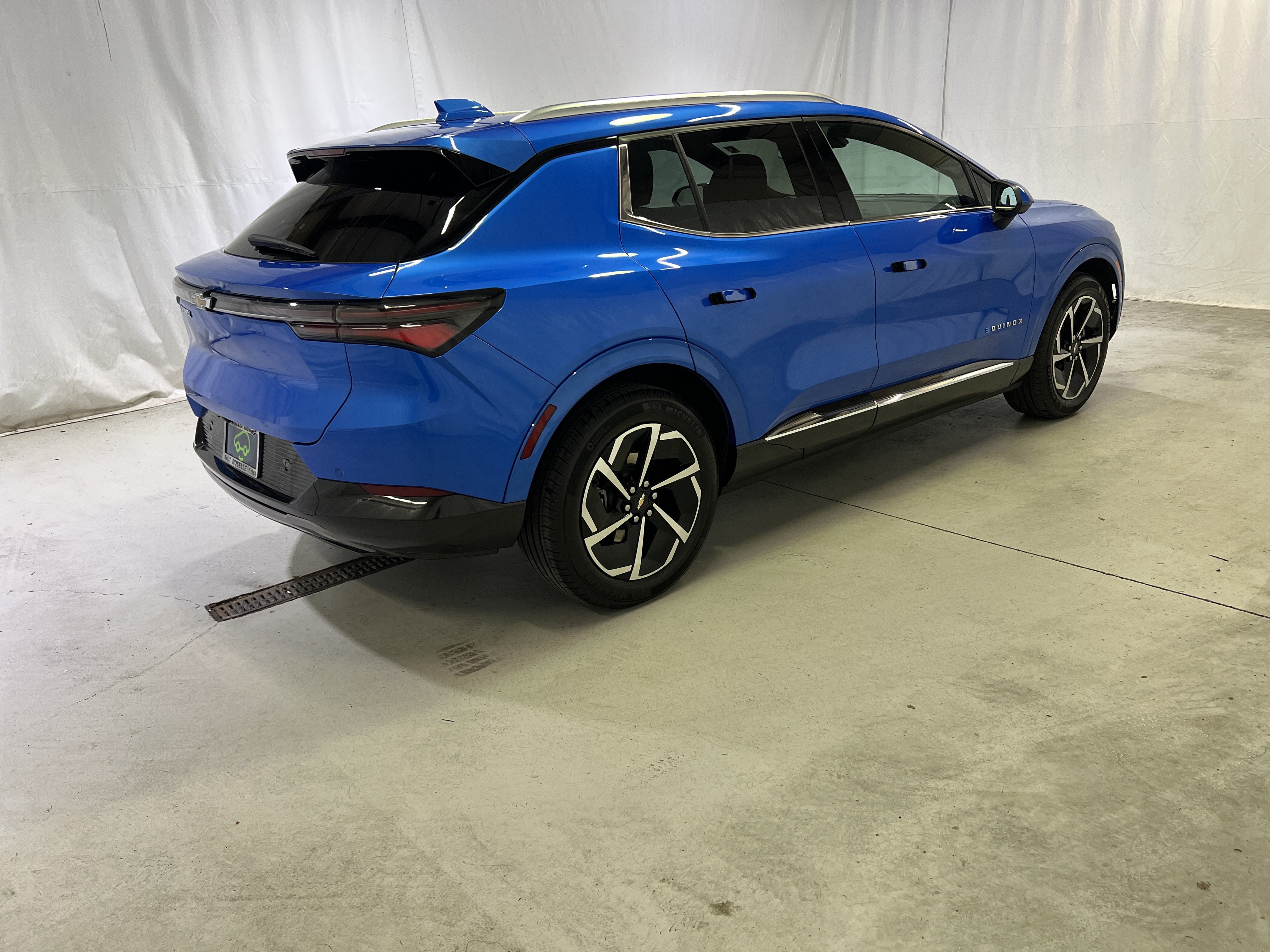Certified 2024 Chevrolet Equinox EV LT FWD image 11
