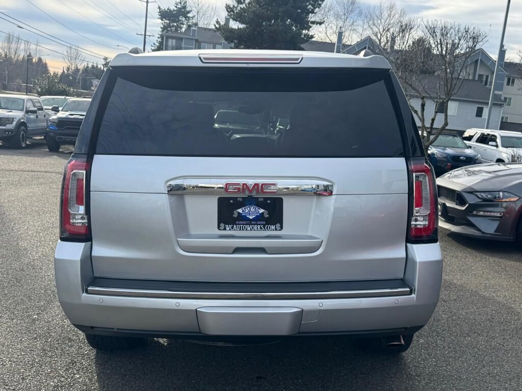 Used 2016 GMC Yukon Denali w/ Open Road Package image 5