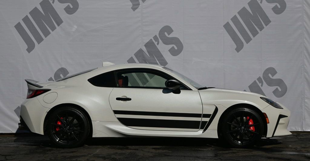 Used 2024 Toyota GR86 TRUENO Edition image 4