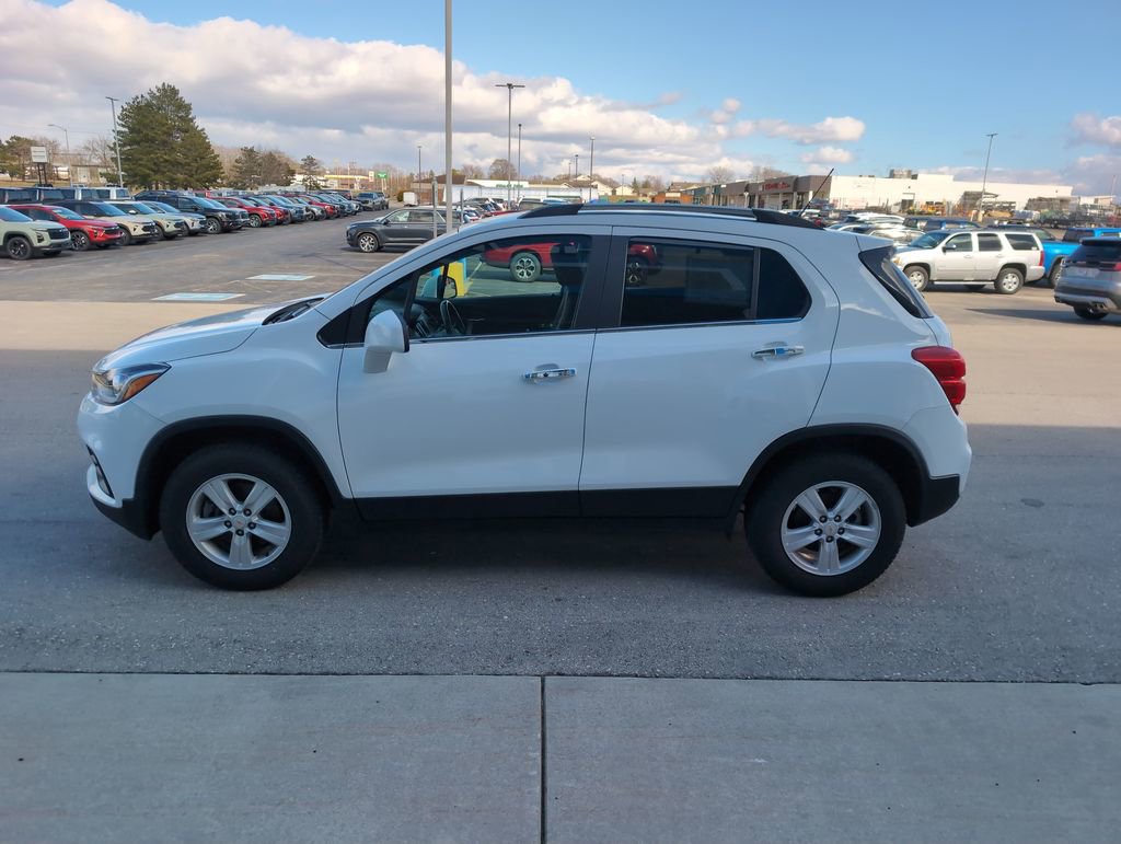 Used 2020 Chevrolet Trax LT w/ LT Convenience Package AWD/4WD image 5