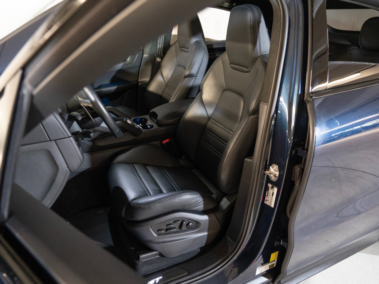 Certified 2024 Porsche Cayenne Turbo GT AWD/4WD image 5