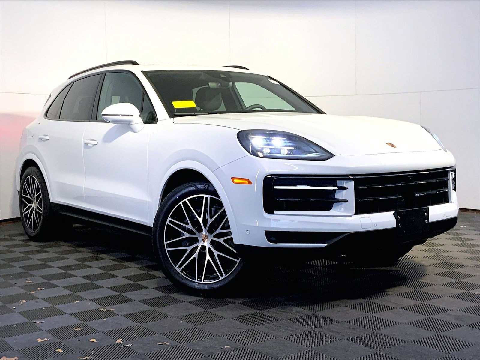 Certified 2025 Porsche Cayenne image 9