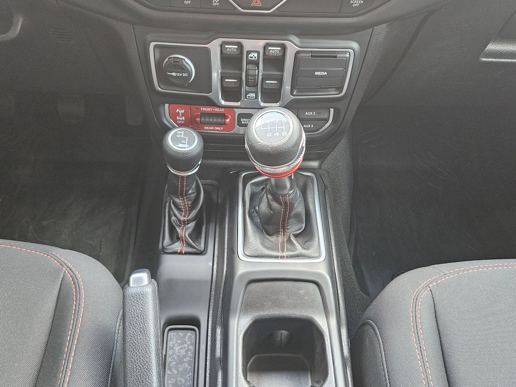 Used 2018 Jeep Wrangler Unlimited Rubicon image 13