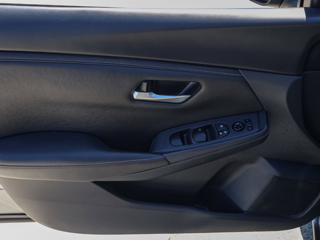 Used 2025 Nissan Sentra SV w/ Trunk Package FWD image 23