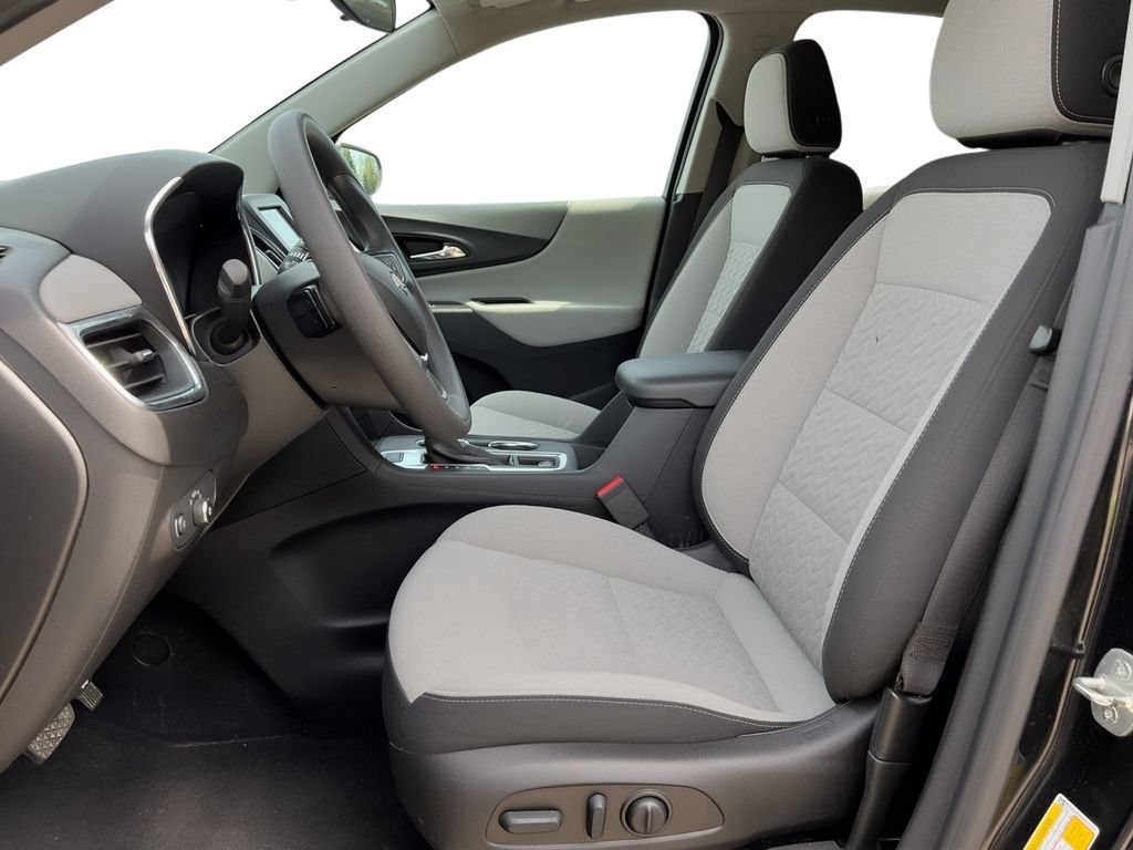 Used 2022 Chevrolet Equinox LS w/ LS Convenience Package AWD/4WD image 6