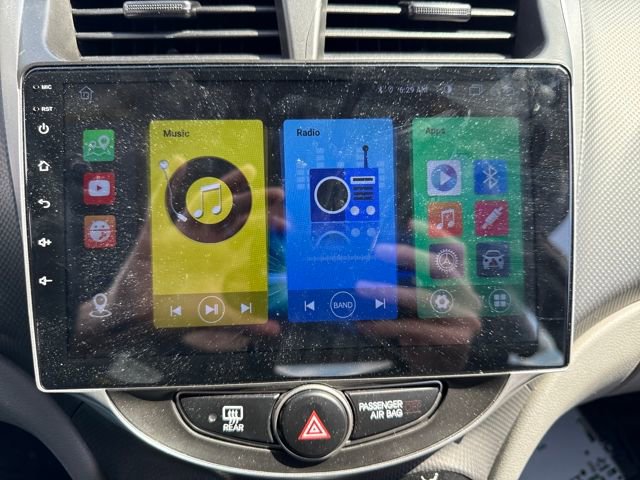 Used 2015 Hyundai Accent GLS image 27