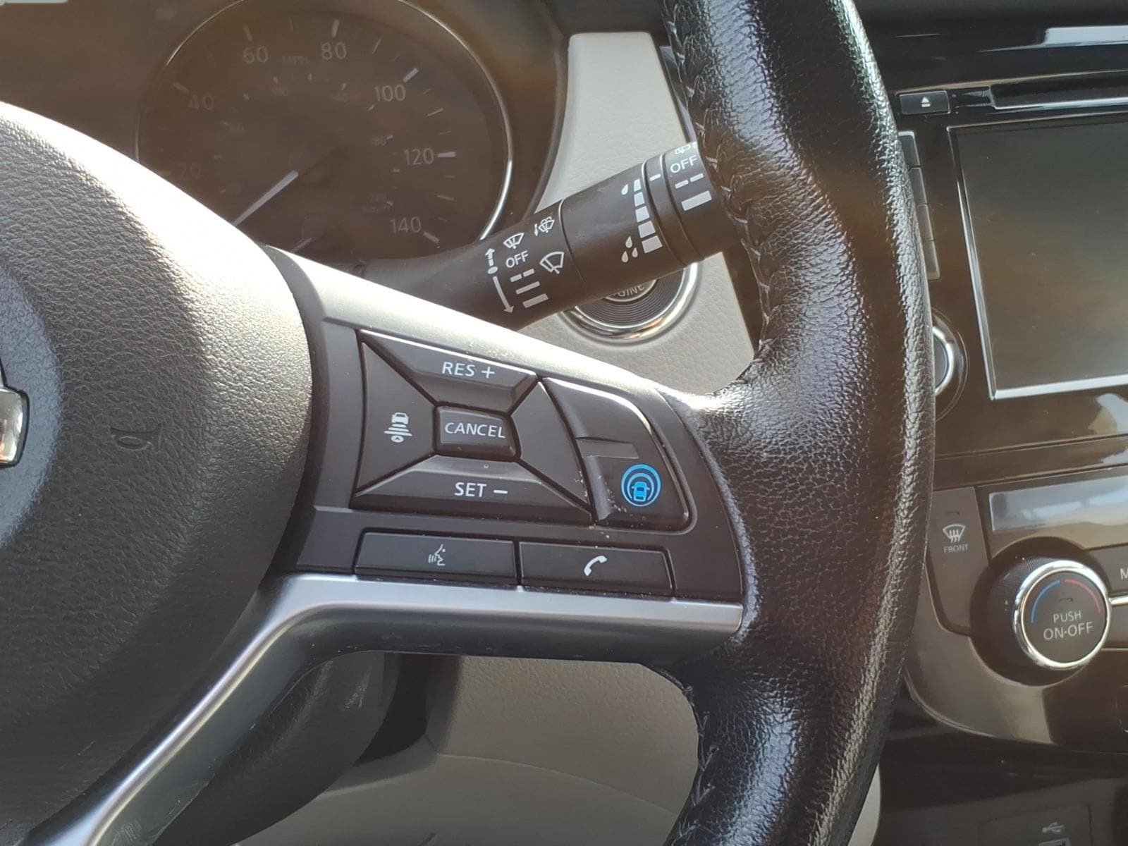 Used 2022 Nissan Rogue Sport SV w/ Technology Package AWD/4WD image 14