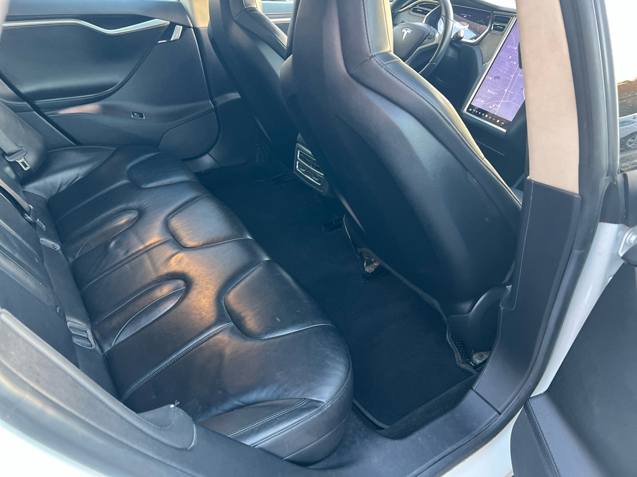 Used 2013 Tesla Model S Signature Performance image 16