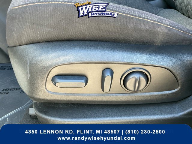 Used 2023 Chevrolet Equinox LT FWD image 16