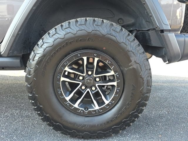 Used 2025 Jeep Wrangler Unlimited Sport AWD/4WD image 4
