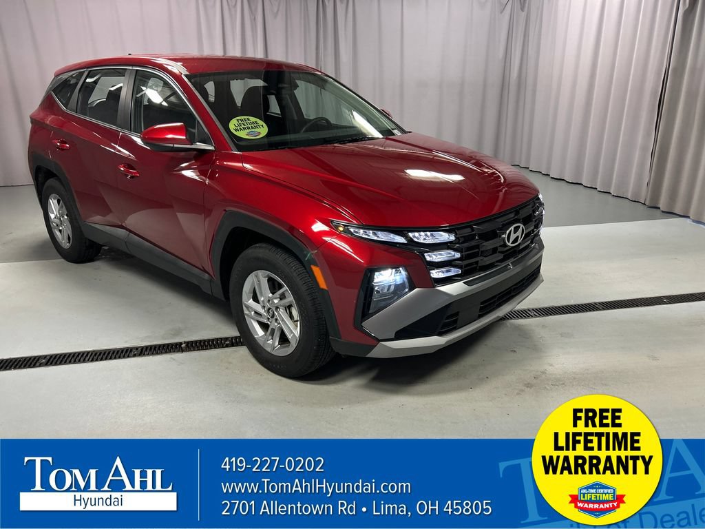 Used 2025 Hyundai Tucson SE AWD/4WD image 1