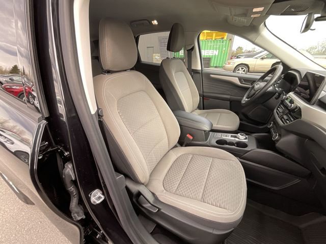 Used 2022 Ford Escape SE w/ Cold Weather Package AWD/4WD image 24