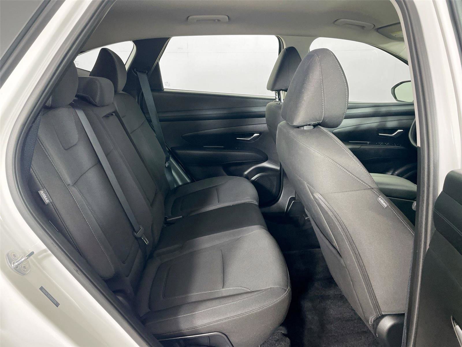 Used 2025 Hyundai Tucson SE image 24