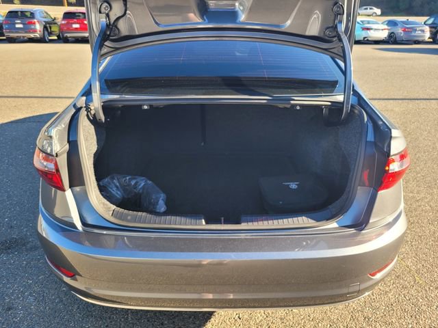 Used 2021 Volkswagen Jetta SE w/ SE Cold Weather Package image 8