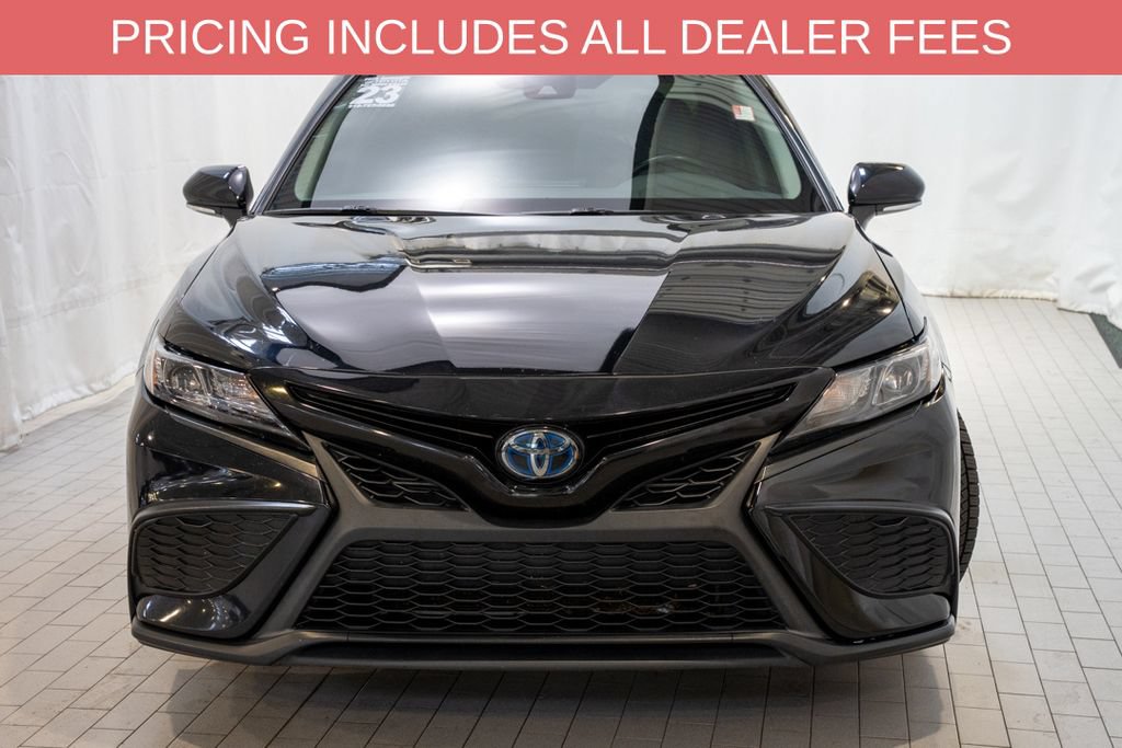 Used 2023 Toyota Camry SE FWD image 2