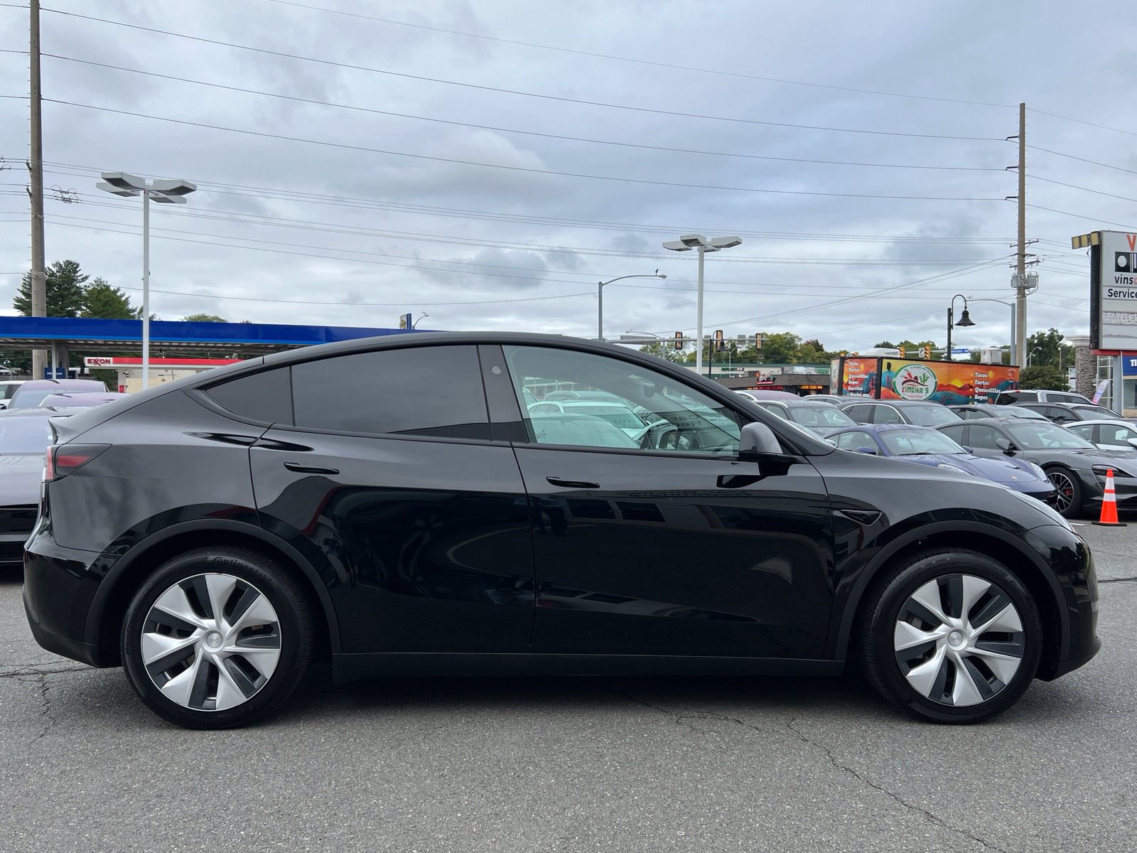 Used 2023 Tesla Model Y Long Range AWD/4WD image 30