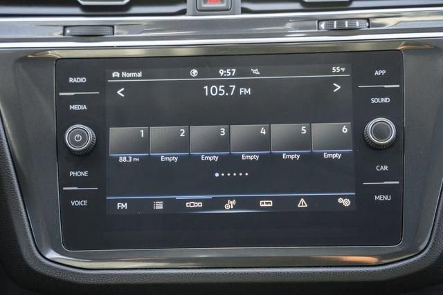 Used 2022 Volkswagen Tiguan SE w/ Panoramic Sunroof Package image 22