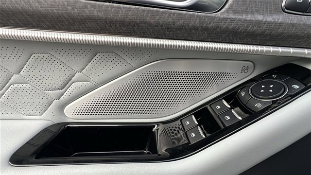 Used 2025 Ford Explorer Platinum w/ Ultimate Package image 22