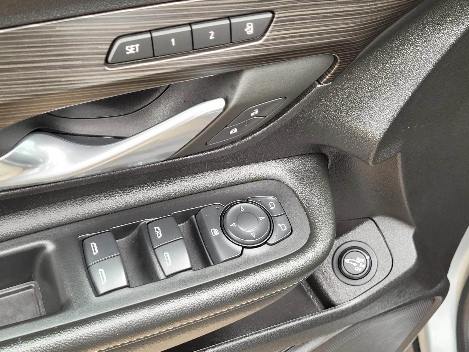 Used 2024 GMC Terrain SLT AWD/4WD image 21