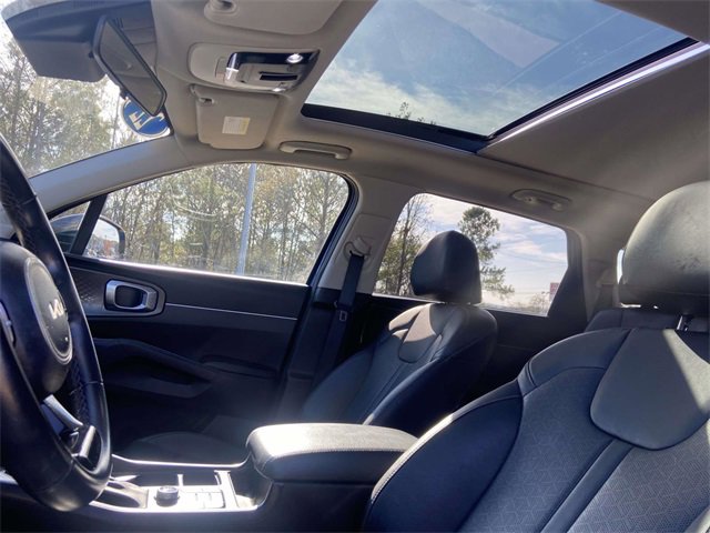 Used 2022 Kia Sorento S w/ Panoramic Sunroof Package image 18