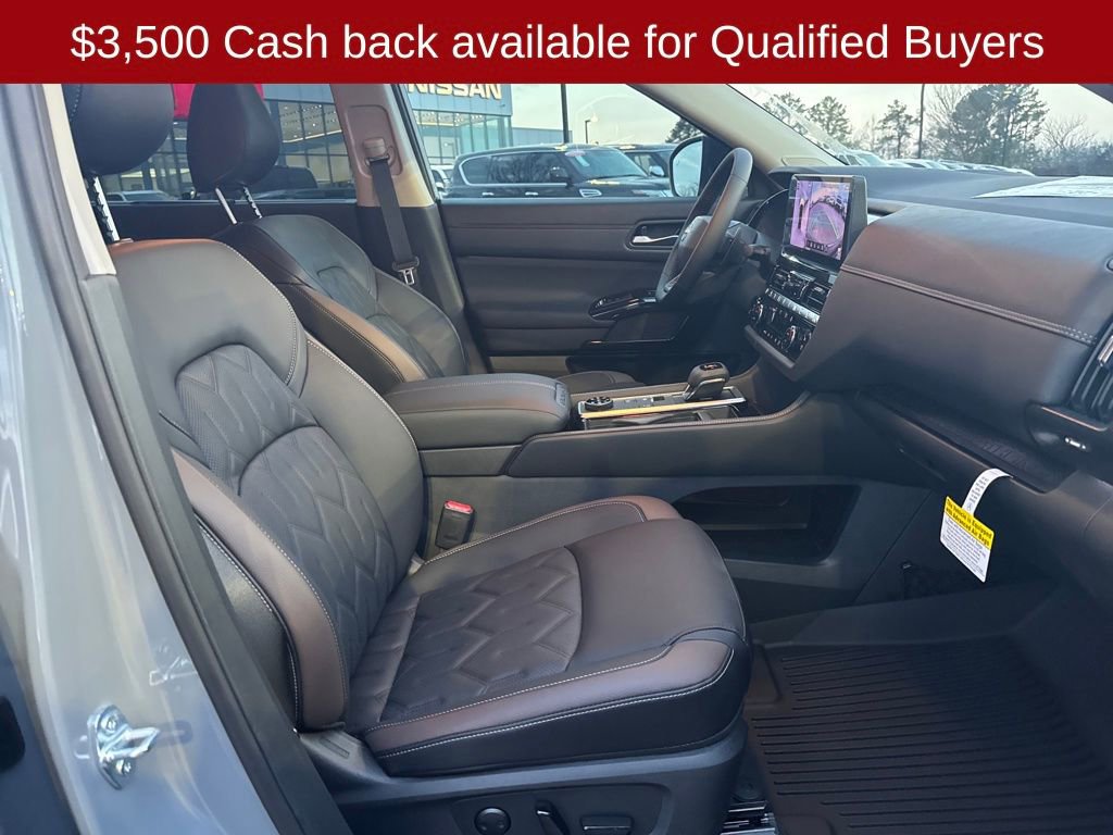 New 2026 Nissan Pathfinder Platinum AWD/4WD image 40
