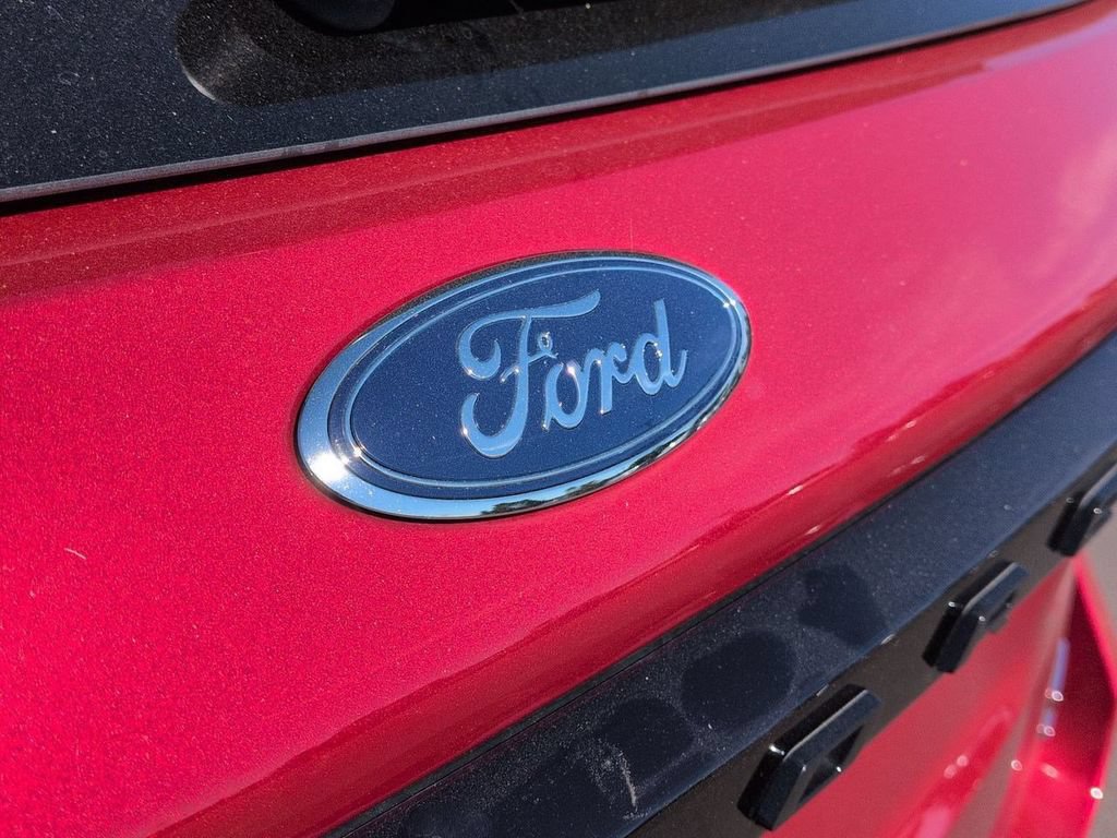 Used 2025 Ford Explorer ST AWD/4WD image 27