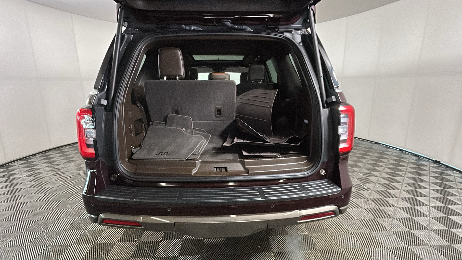 Used 2023 Ford Expedition King Ranch AWD/4WD image 34