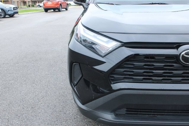Used 2022 Toyota RAV4 XLE FWD image 38