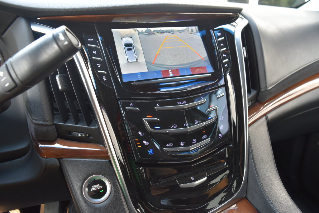 Used 2017 Cadillac Escalade ESV Premium Luxury AWD/4WD image 16