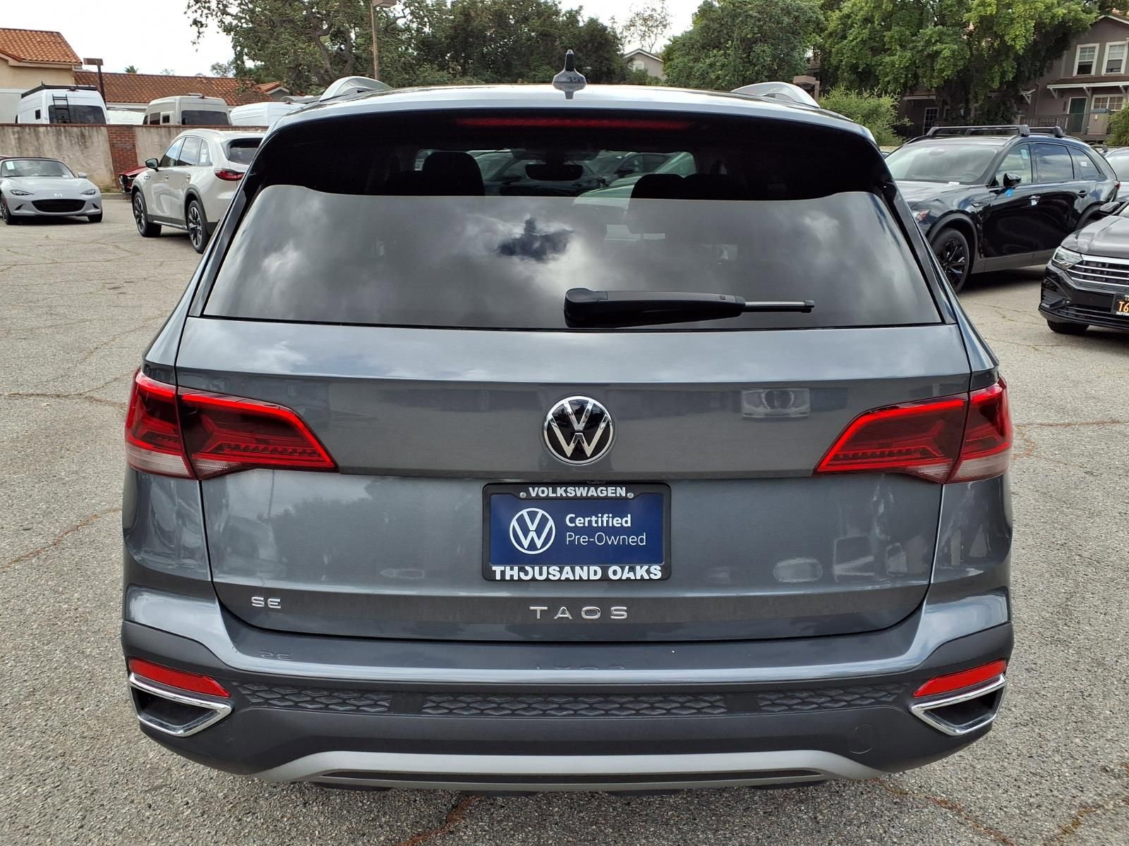 Used 2023 Volkswagen Taos SE w/ Panoramic Sunroof Package FWD image 6