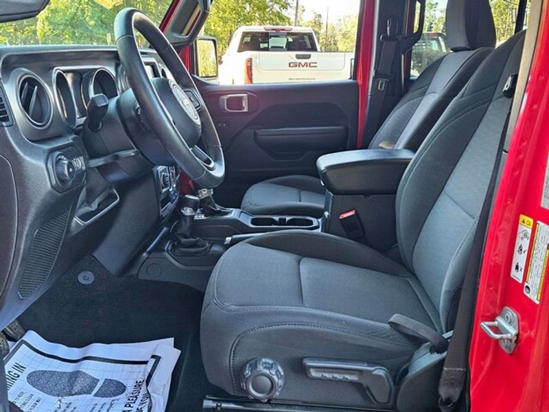 Used 2019 Jeep Wrangler Unlimited Sport S image 6